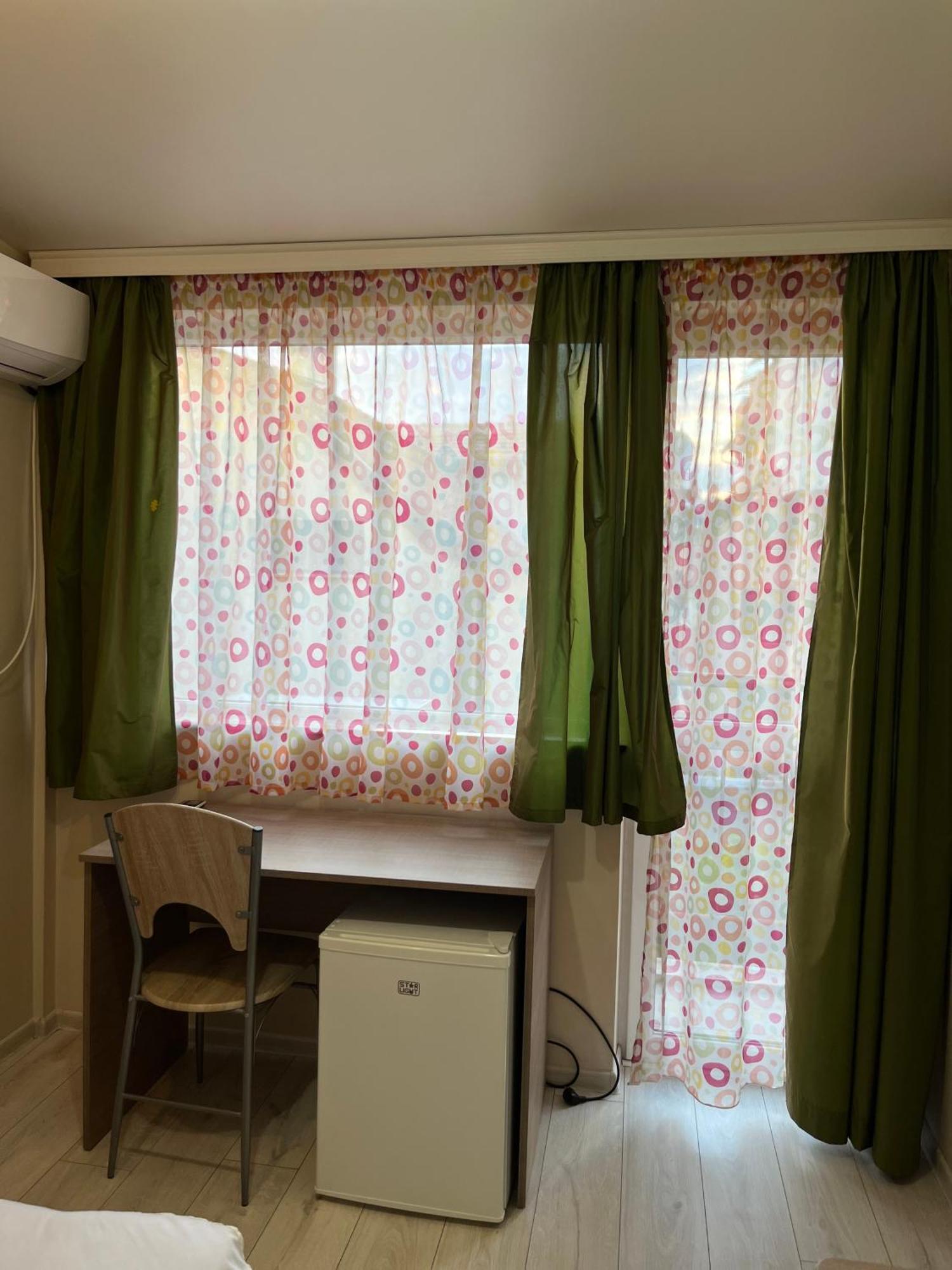 Хостел Атлас - Hostel Atlas บลาโกเอฟกราด ภายนอก รูปภาพ
