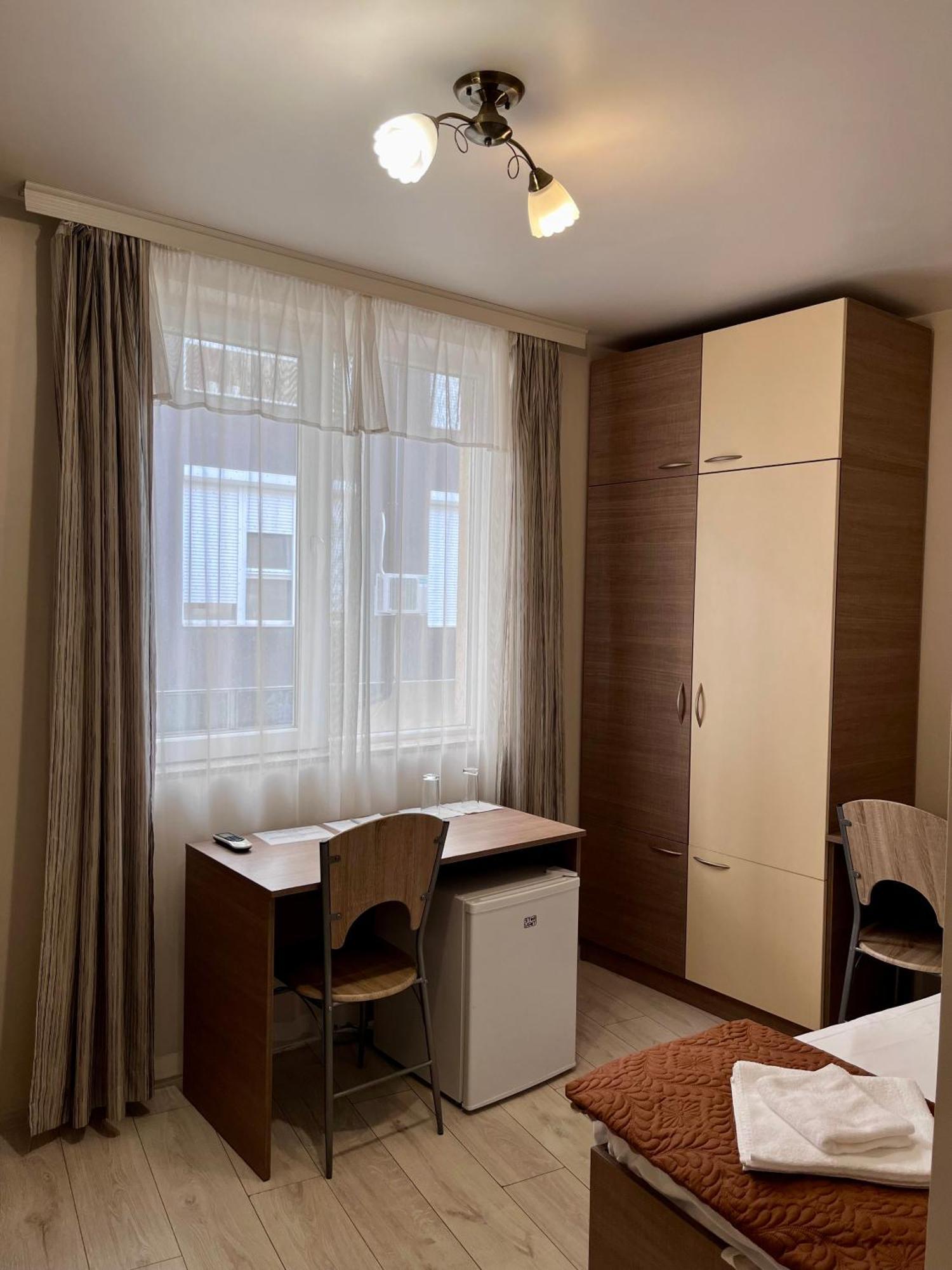 Хостел Атлас - Hostel Atlas บลาโกเอฟกราด ภายนอก รูปภาพ