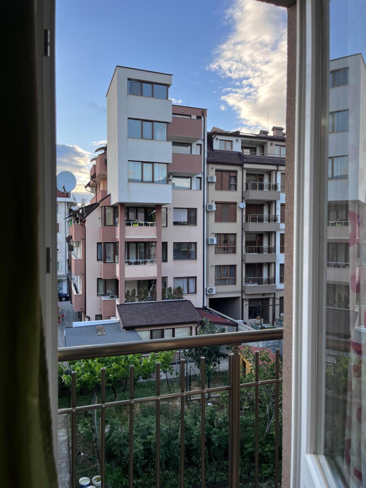 Хостел Атлас - Hostel Atlas บลาโกเอฟกราด ภายนอก รูปภาพ